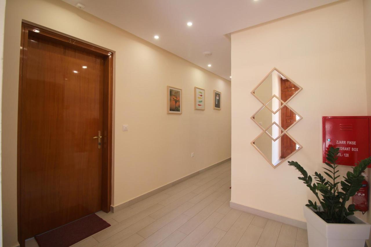 Hotel Ari Sarande Bagian luar foto