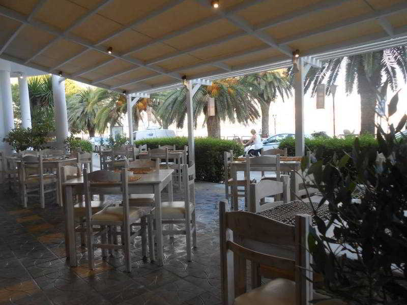 Hotel Ari Sarande Bagian luar foto