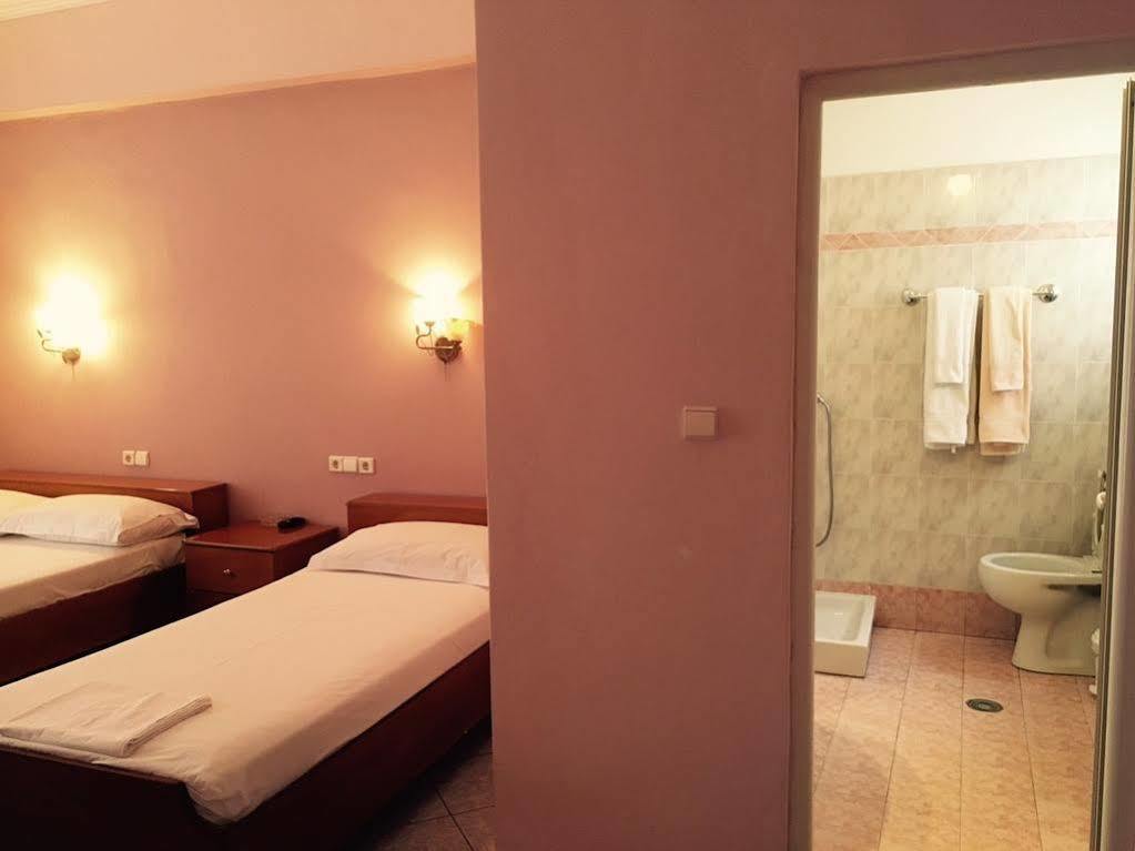 Hotel Ari Sarande Bagian luar foto